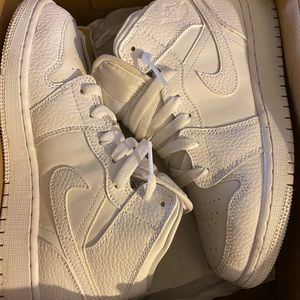White Air Jordan 1 Mids